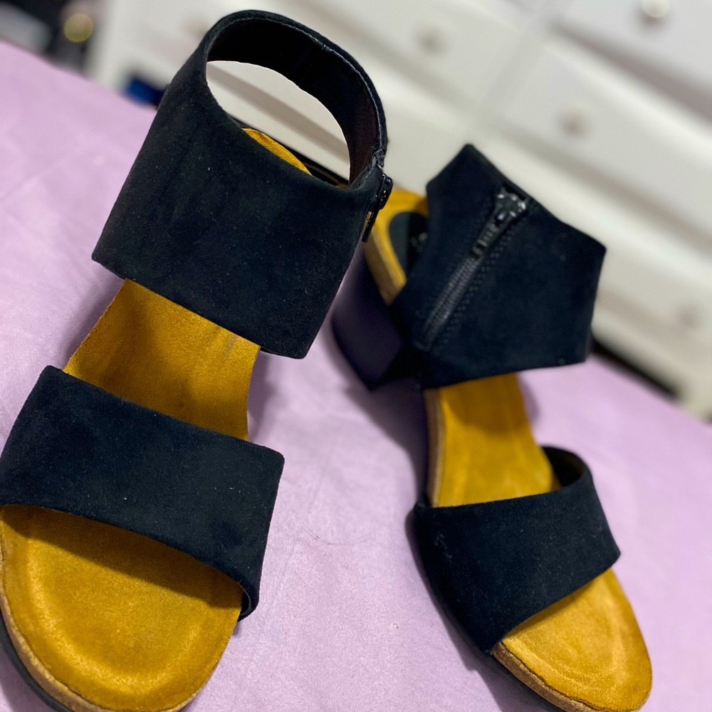 Eürosoft pump heels size 7 1/2